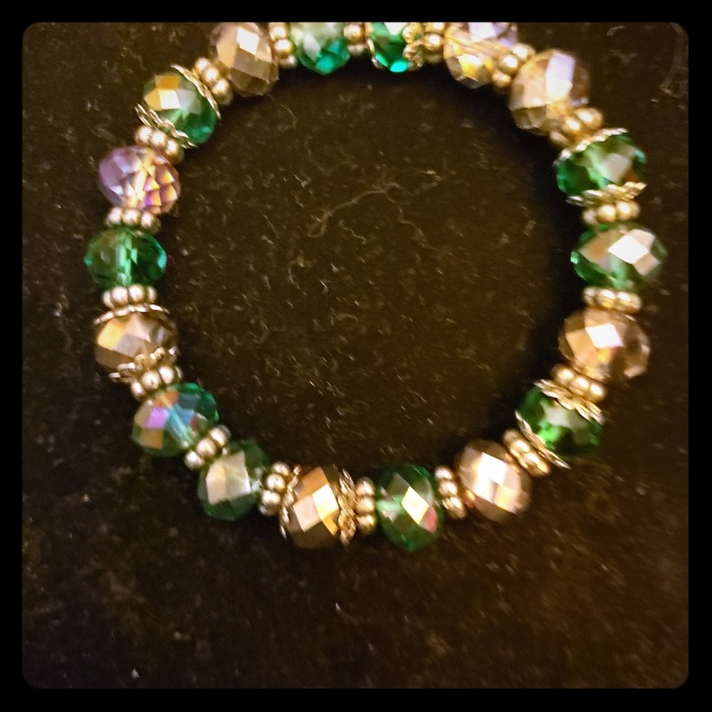 Glass bead bracelet